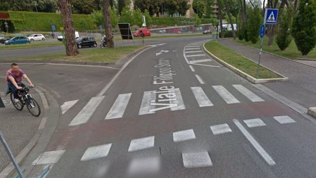 Morto sulle strisce, ciclista investito a Firenze