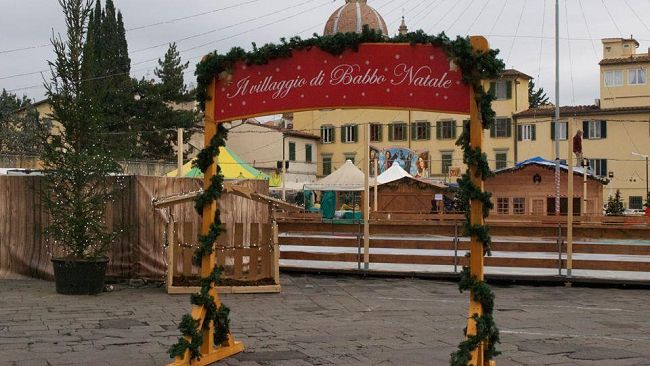 Natale al Carmine tra polemiche e degrado: ecco come è andata