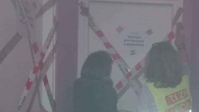 Attività estetica abusiva, sequestrati locali con idromassaggio a Firenze