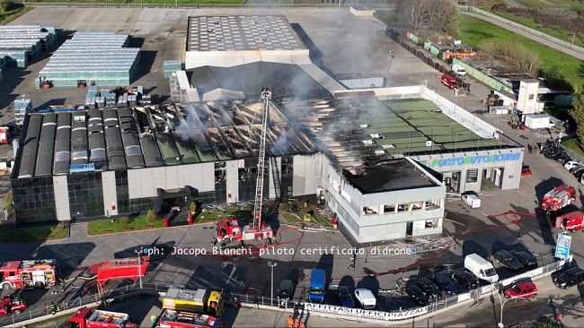 Empoli: incendio in una azienda in via Lucchese
