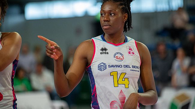 Linda Nwakalor resta alla Savino Del Bene Volley 