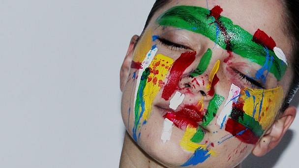 Body Painting al Mercato Centrale, modelle tra i banchi