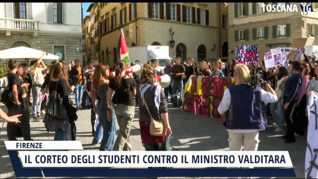 Il diritto di manifestare e la doppia morale 