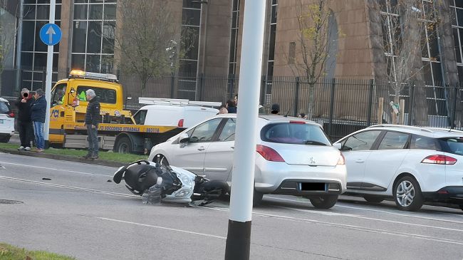 Schianto su viale Guidoni: traffico fermo presso il Palazzo di Giustizia di Firenze