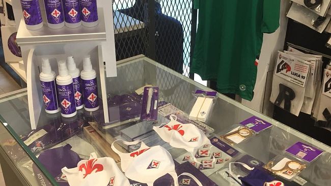 Mascherine della Fiorentina: sono arrivate allo Store dello stadio