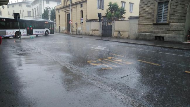 Allerta gialla per pioggia in Toscana 
