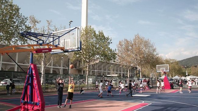 Villaggio sportivo e cibo di strada a Campi di Marte