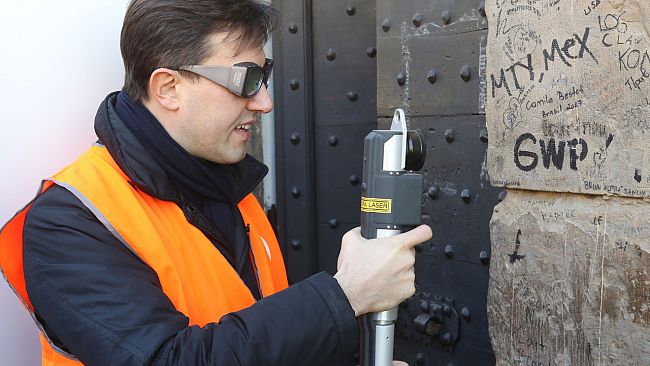 Scritte sui monumenti: a Firenze arriva il laser