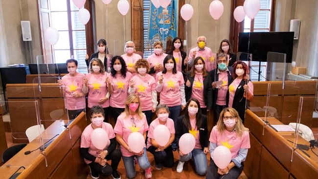 Tumore al seno: la giornata per sensibilizzare donne, ma anche uomini