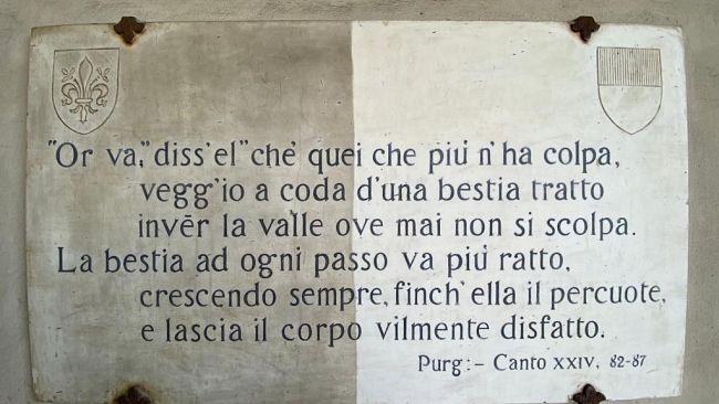 Targhe dantesche, restaurate le prime 12 lapidi