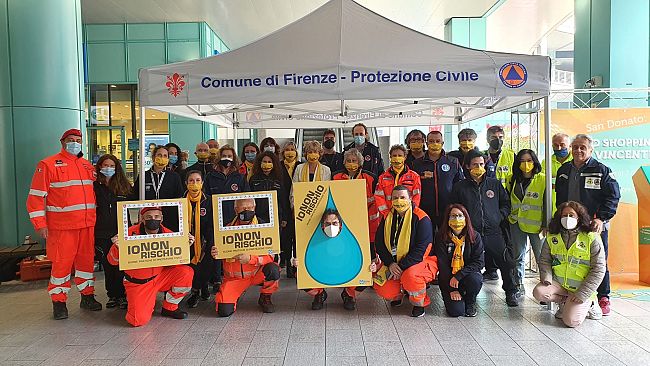 Protezione civile, volontari in piazza a Firenze