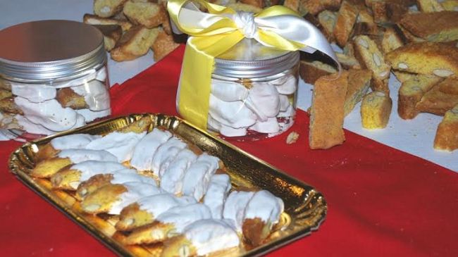 Biscotto glassato al Vin Santo, regalo pratese per Papa Francesco