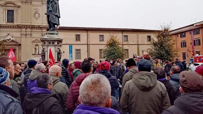 Il sabato della protesta, studenti e operai GKN uniti 