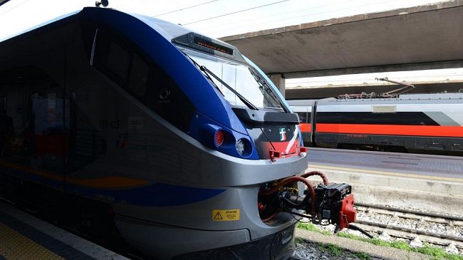 Treni festività pasquali e ponti del 25 aprile e 1 maggio: oltre 15 milioni i passeggeri