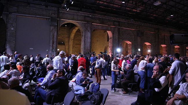 Leopolda 10: Matteo Renzi è l'anti Salvini