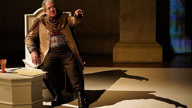 Pergola: Pino Micol torna con Memorie di Adriano