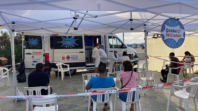 Vaccini, prosegue il tour del camper regionale