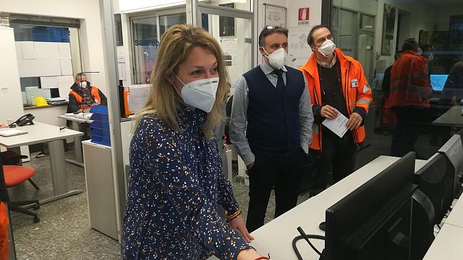 Albanese, la nuova assessora oggi ha acceso i lampioni di Firenze
