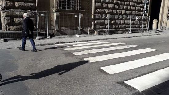 Nuove strisce pedonali in centro storico: troppo pericolose per gli autisti del Bus