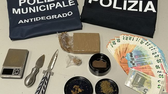 Droga, 24enne fiorentino arrestato: al vaglio 'rete' di clienti