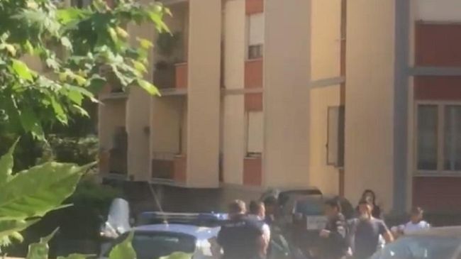 Senza patente, fugge alla Polizia e causa incidenti: intercettato in via Pratese