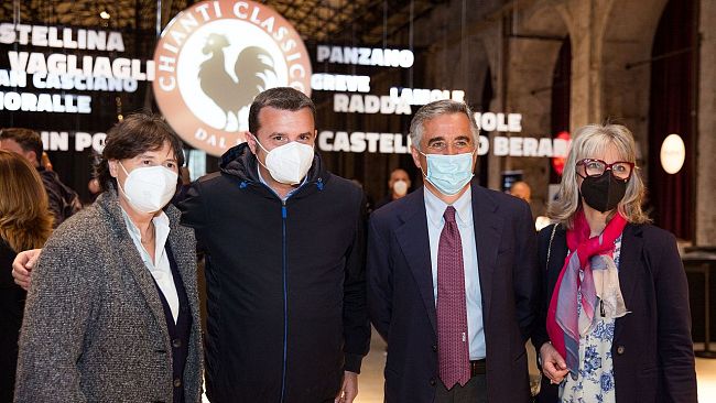 Il sottosegretario Centinaio alla Chianti Classico Collection