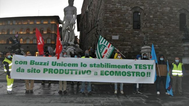 Cementificio Testi a rischio chiusura, via al presidio permanente