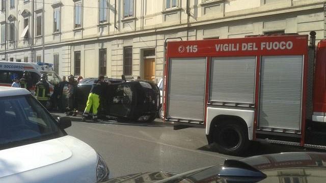 Campi Bisenzio, mega incidente stamani 