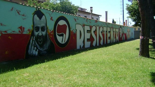 Campi, cancellato il murales dedicato a Samb e Diop