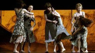 Pergola: Carolyn Carlson inaugura la stagione 06/07<BR>Coreografia per 7 ballerine in prima nazionale il 10/11 ottobre