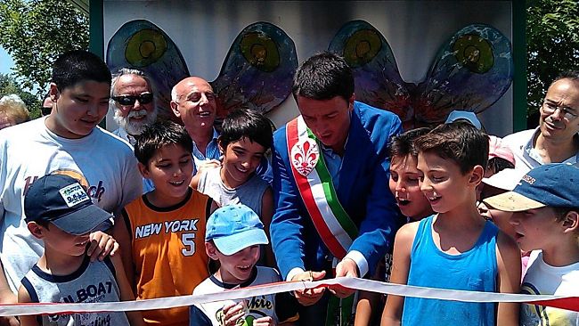 Coverciano, Renzi apre nuovo fontanello nei giardini di Via del Mezzetta