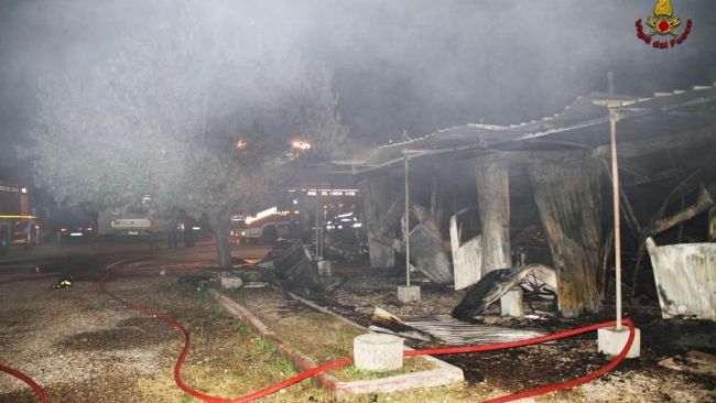 La Dia indaga sull'incendio in un container a Scandicci