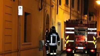 In fiamme un appartamento nel centro cittadino
