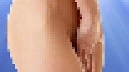 Denaro per non divulgare immagini intime in rete