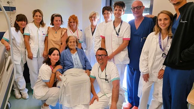 Femore rotto a 103 anni, operata con successo