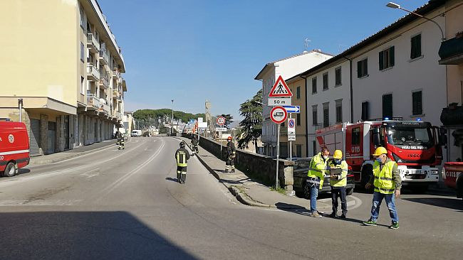 Fuga di gas a Lastra a Signa, chiuso il Ponte sull'Arno