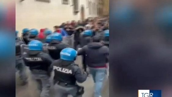 Cariche sui giovani, per Bussolin (Lega) la Polizia ha fatto bene