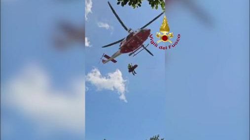 Elicottero recupera donna sul Monte Amiata