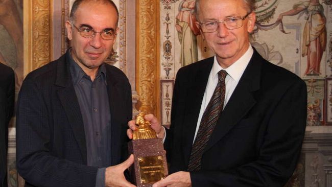 Il regista Giuseppe Tornatore premiato dalla Biennale dell'antiquariato