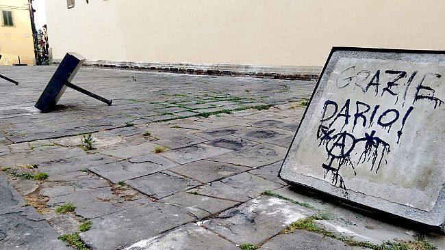 Santo Spirito, notte di protesta: basi divelte e cordoni tagliati