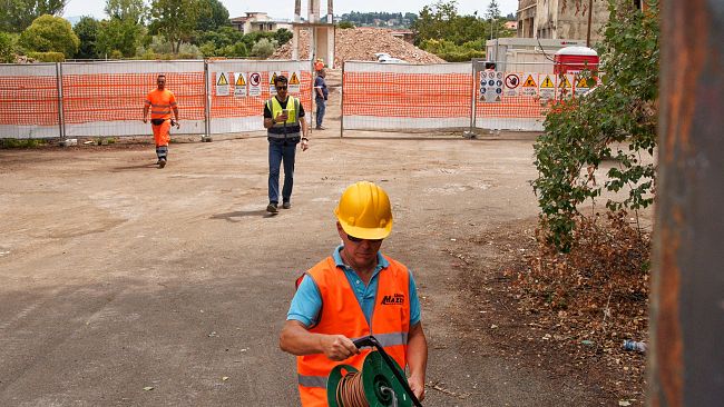 Ex Lupi di Toscana: stamani la demolizione del serbatoio pensile