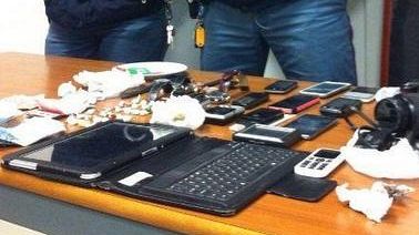 Droga a Firenze, nella base cocaina tablet e cellulari