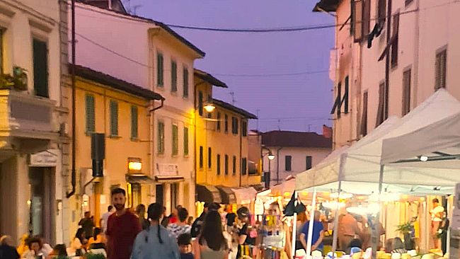 Lastra a Signa: mercatino del piccolo antiquariato e vintage