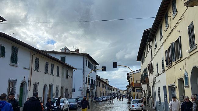 Maltempo intorno a Firenze: la situazione critica non si attenua
