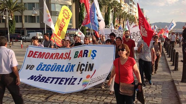 Scontri a Istanbul: ferito e fermato un fotografo toscano