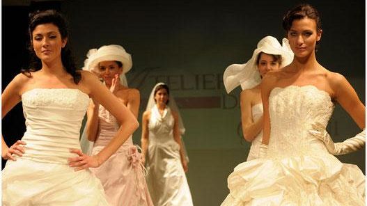 In Toscana spariscono i bambini, aumentano gli anziani e non ci si sposa più