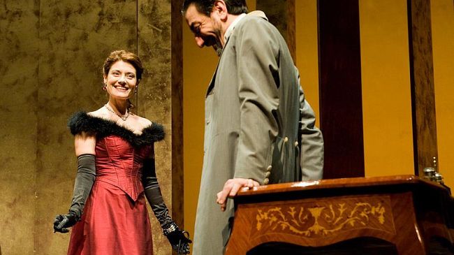 In scena ''Un marito ideale''