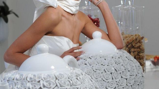 Gli abiti Save The Queen! per il restauro di Palazzo Pitti