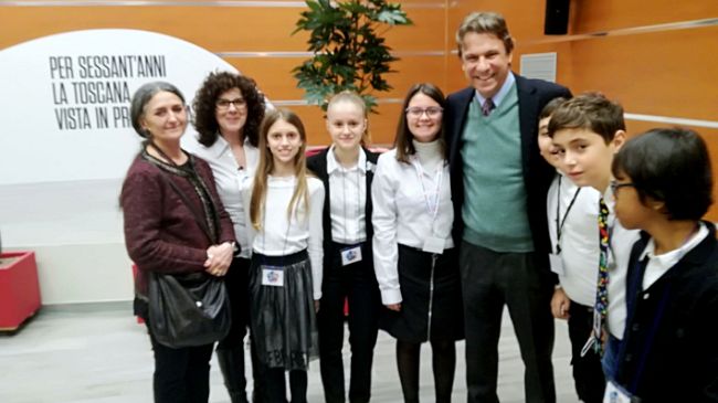 Il gioco da tavolo degli studenti diventa strenna natalizia delle banche