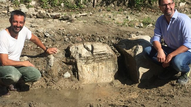 Dèi romani che riemergono dalle acque calde di San Casciano dei Bagni